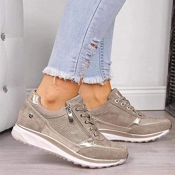 PENELOPE | COMFORTABLE ZIP-UP TRAINERS