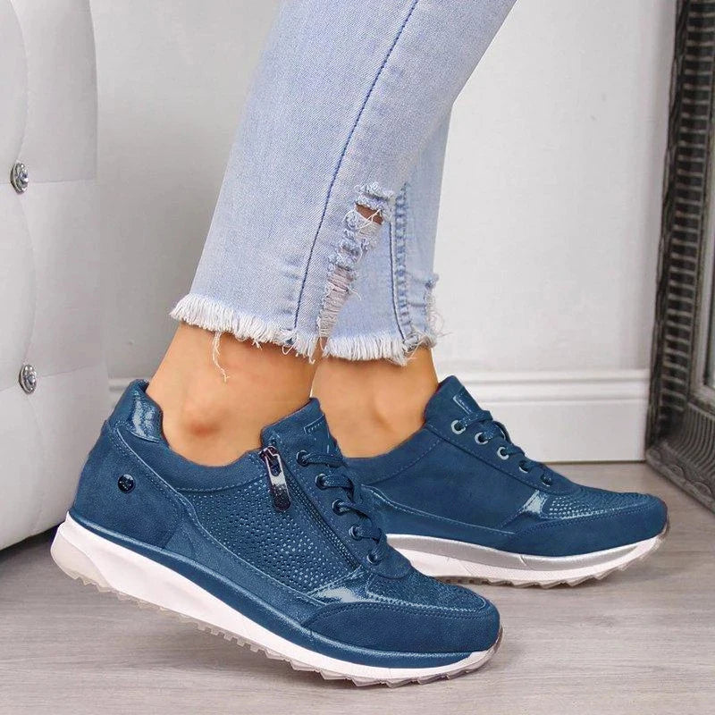 PENELOPE | COMFORTABLE ZIP-UP TRAINERS