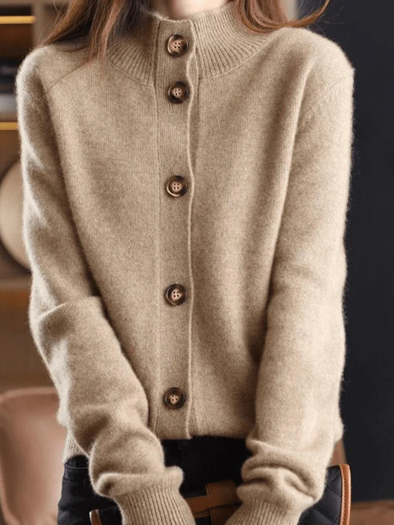 ELLA | COSY BUTTON-UP KNITTED CARDIGAN