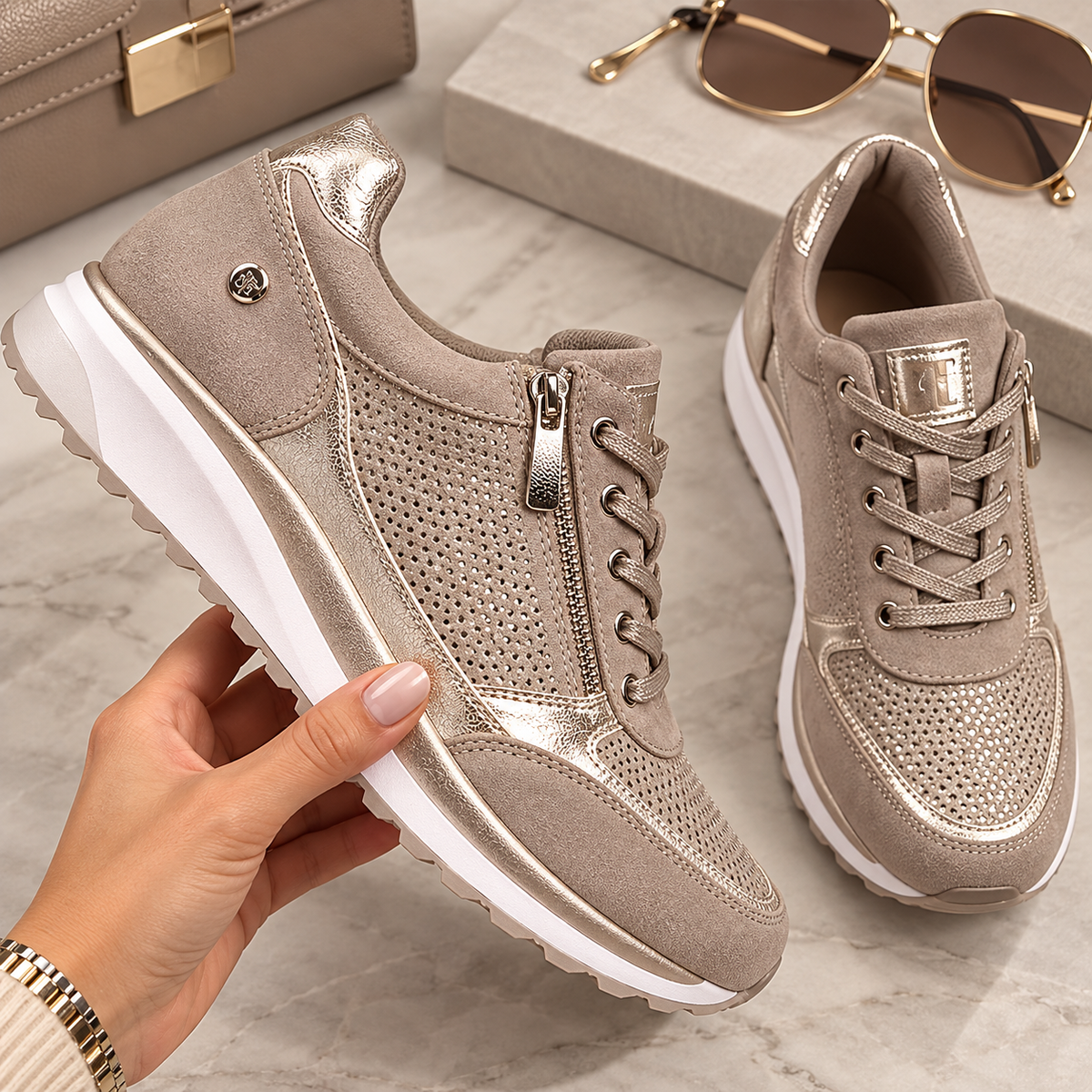 PENELOPE | COMFORTABLE ZIP-UP TRAINERS