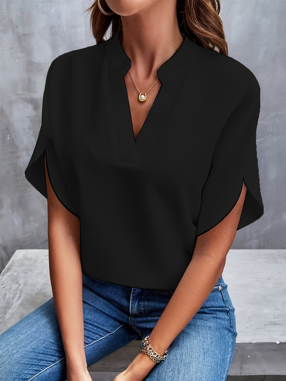 GRACE | ELEGANT V-NECK BLOUSE