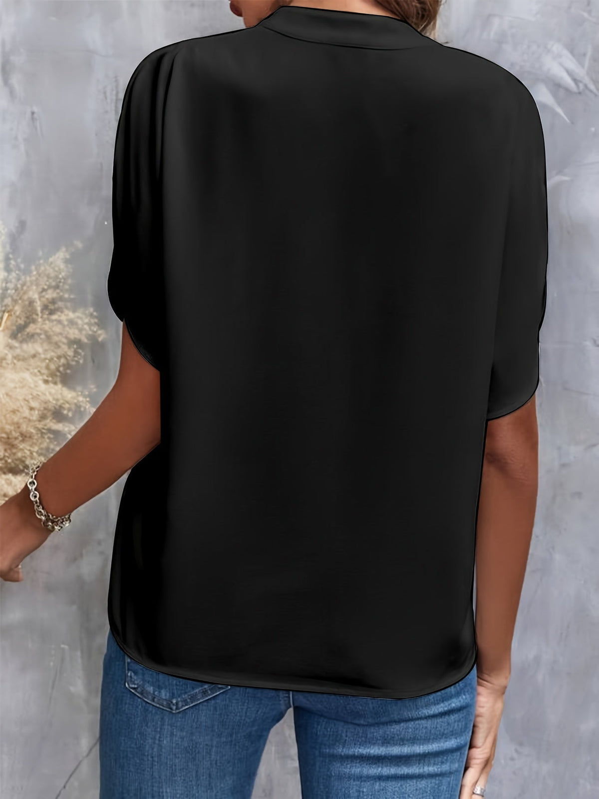 GRACE | ELEGANT V-NECK BLOUSE